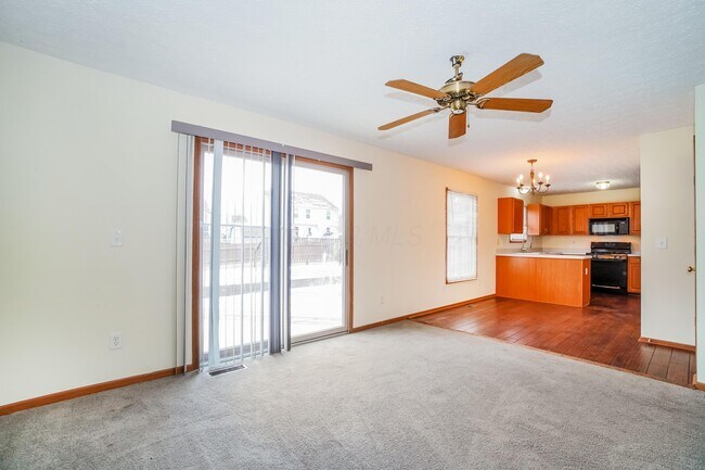 Building Photo - 2672 Fernwood Ave