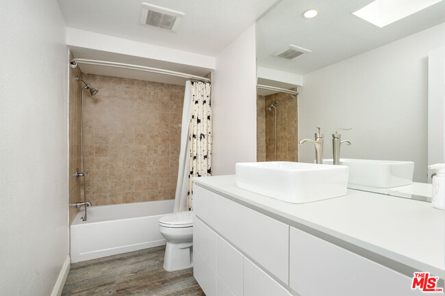 Building Photo - 4435 Alla Rd