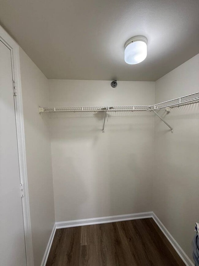 Building Photo - 209 Glengarry Dr