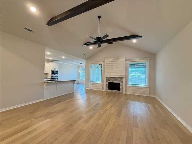 Building Photo - 805 Carlock Dr