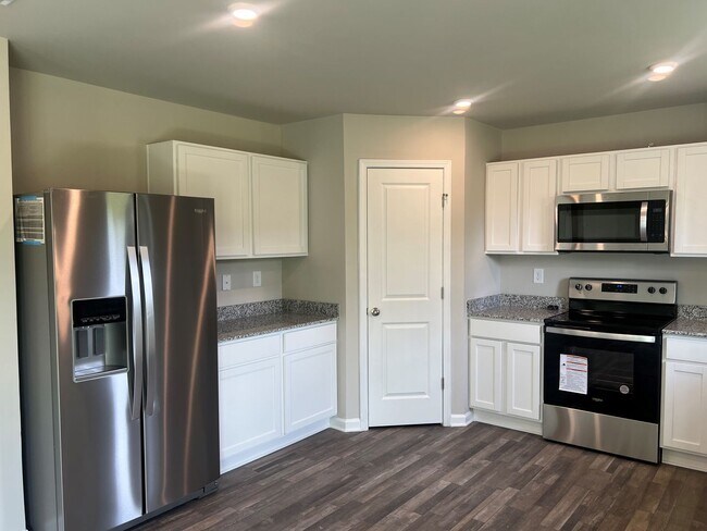 Building Photo - Wonderful Home in The Highlands