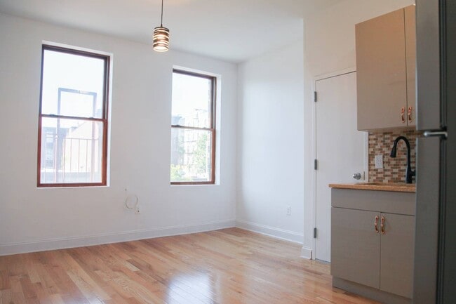 Building Photo - 1271 Fulton St