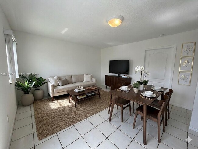 Building Photo - 3052 SW 27th Ave