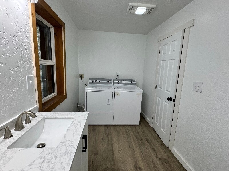 Building Photo - 202 Woodland Rd