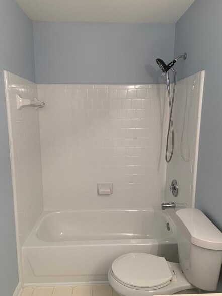 Building Photo - 400 Stedford Ln