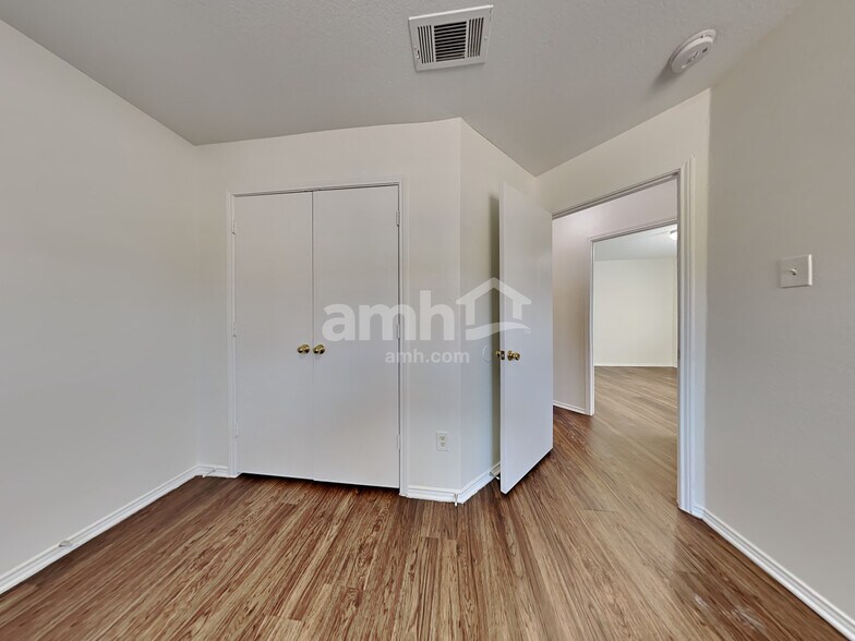 Building Photo - 1218 Taluca St