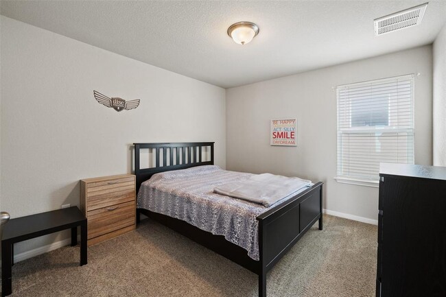 Building Photo - 1405 Fairhaven Gtwy