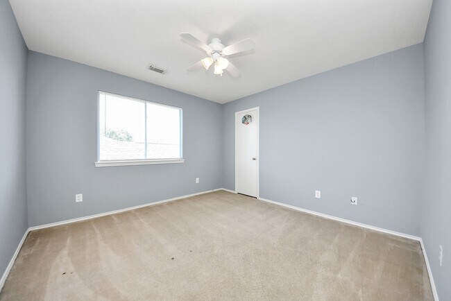 Building Photo - 14423 Hillard Green Ln