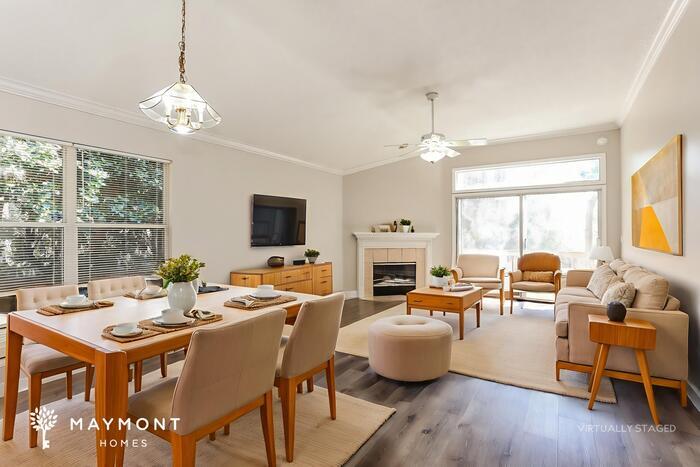 Building Photo - 884 Putters Green Way N