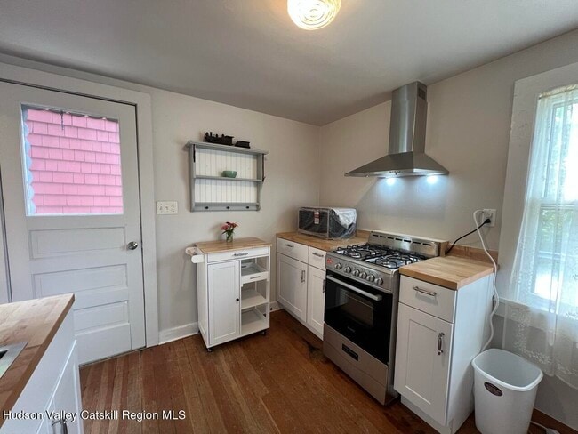 Building Photo - 7 Pohndorf Dr