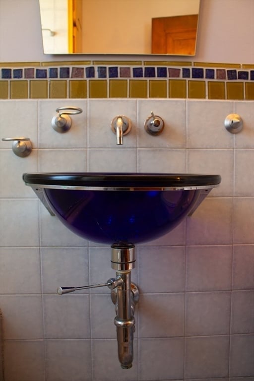 Building Photo - 4-4 Sunset Hill Rd