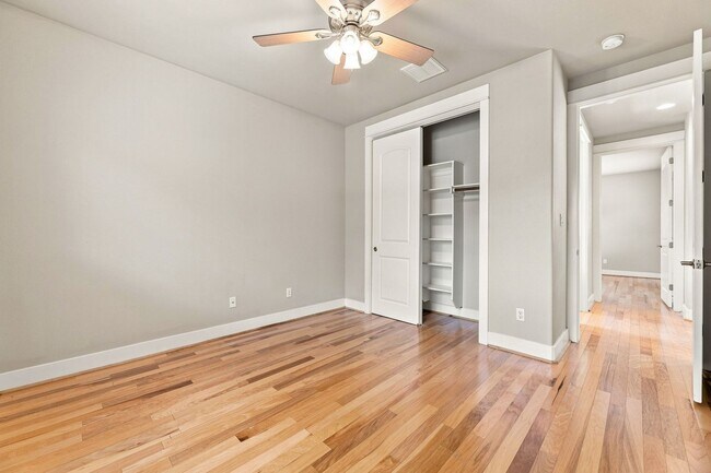 Building Photo - 304 Zennia St