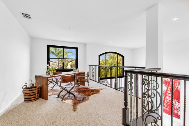 Building Photo - 11663 Sunrise View Ln