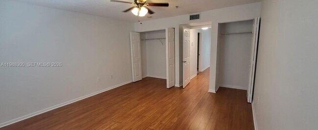 Building Photo - 2921 NE 185th St