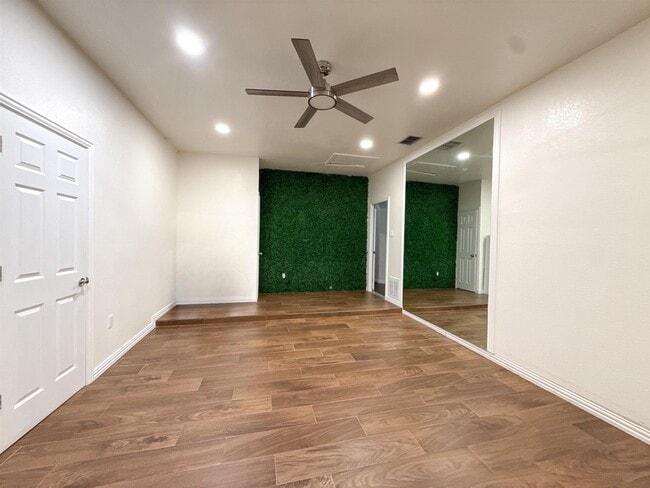 Building Photo - 3128 Rosco Dr