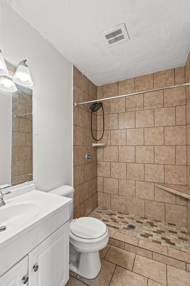 Building Photo - 289 Osage Ct