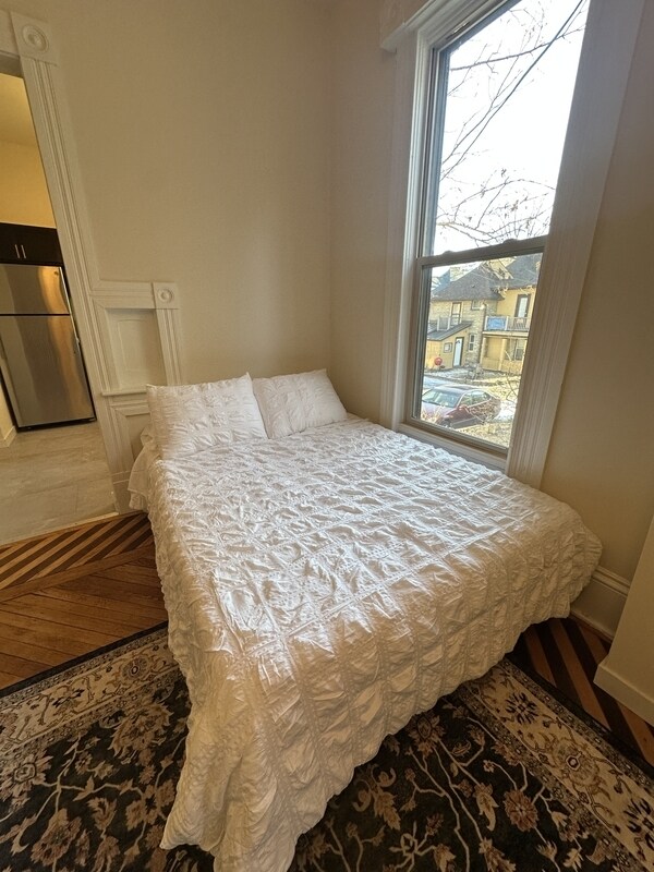 Building Photo - 315 N Pinckney St