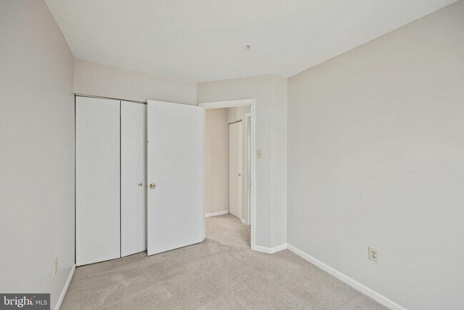 Building Photo - 6702 Mallard Ct