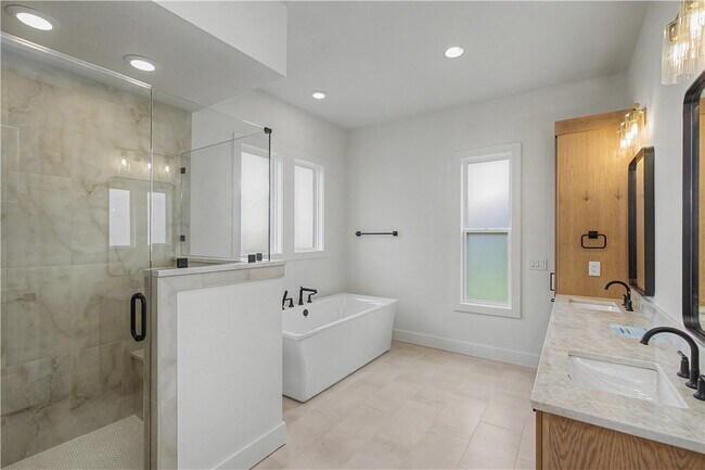 Building Photo - 820 Greenhorn St