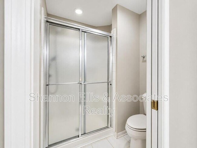 Building Photo - 3057 Orchard Ridge Cir