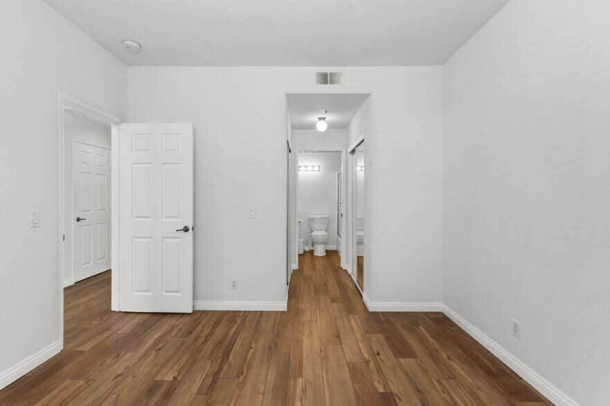 Building Photo - 20331 Bluffside Cir
