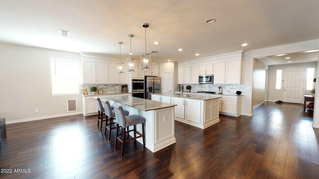 Building Photo - 23052 Via Del Oro
