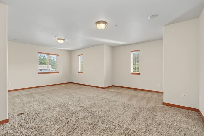 Building Photo - 1874 Miller Dr