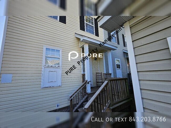 Building Photo - 3 bedroom N. CHS LAKE VIEW AVAILABLE NOW!!!