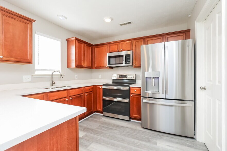 Building Photo - 1319 Tonya Dr