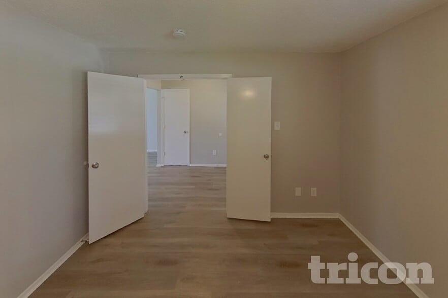 Building Photo - 300 Ripplewood Dr