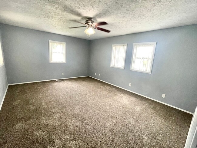 Building Photo - Spacious Ranch in Old Towne – Incredible V...