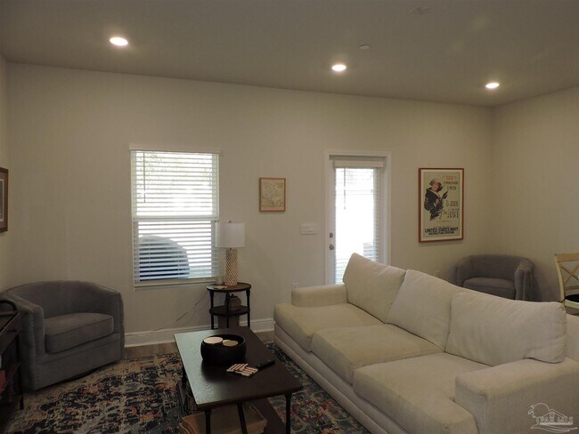 Building Photo - 7170 Village Ln