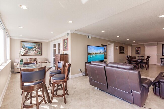 Building Photo - 1055 W Peppertree Dr