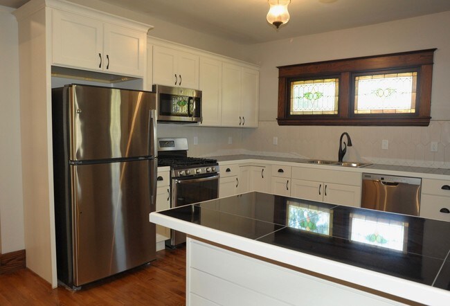 Building Photo - 1136 Sibley St NW