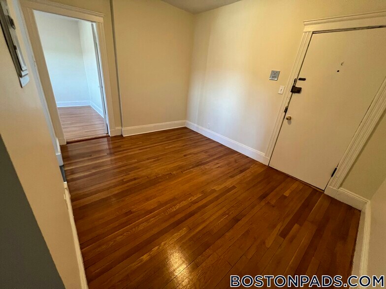 Building Photo - 116 Washington St