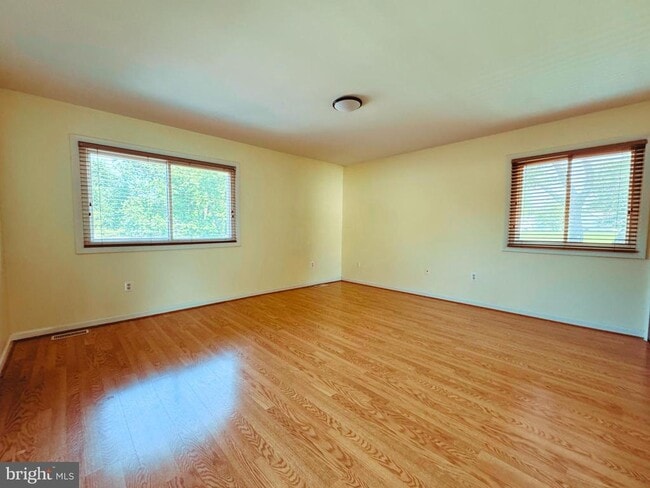 Building Photo - 161 S Fox Rd