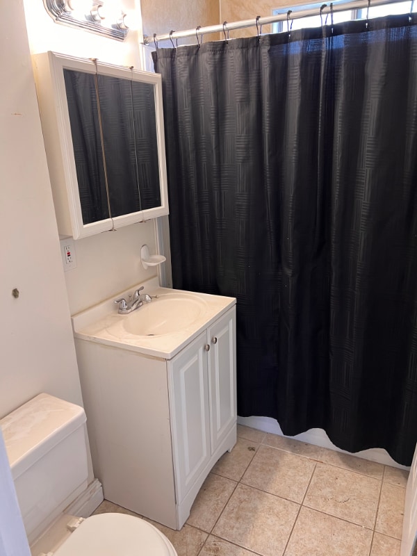 Building Photo - 19457 Hill St