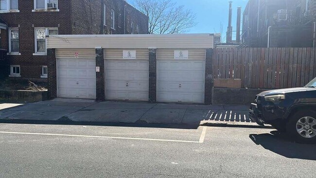 Building Photo - 1106 Avenue C