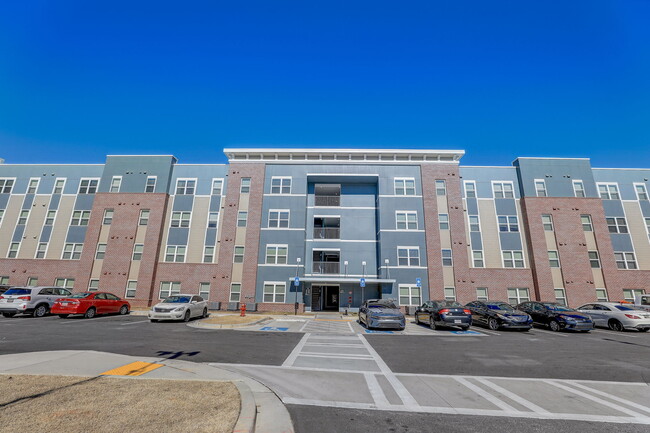 Building Photo - Reserve at Hollywood