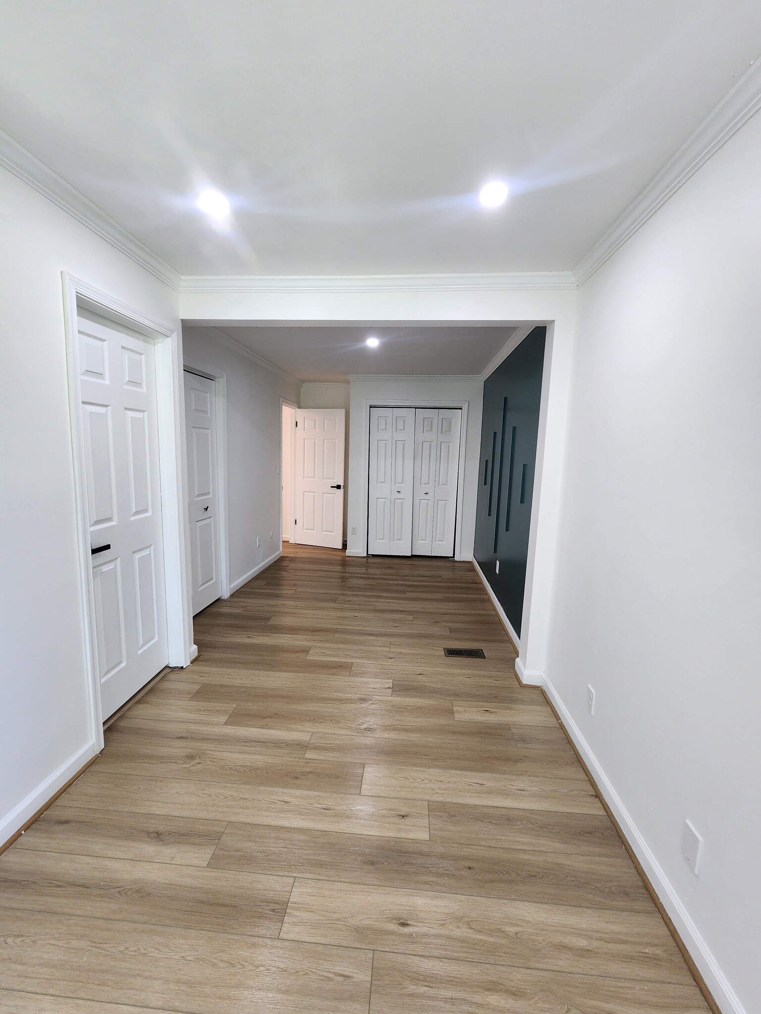 Building Photo - 1206 Caldwell Ct S