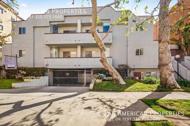 Building Photo - 10380 Almayo Ave