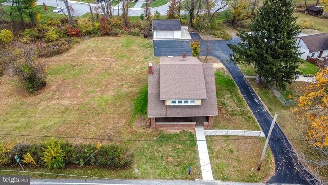 Building Photo - 343 Pawlings Rd