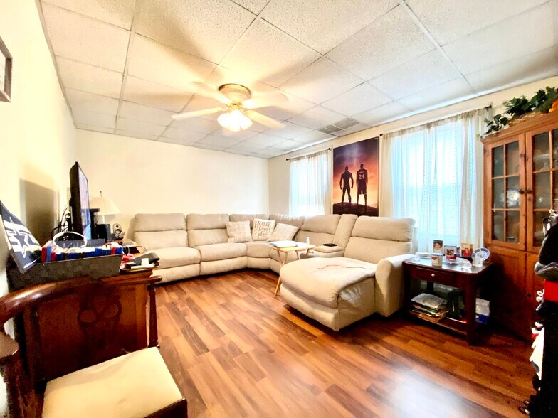 Building Photo - 8 Commonwealth Ave