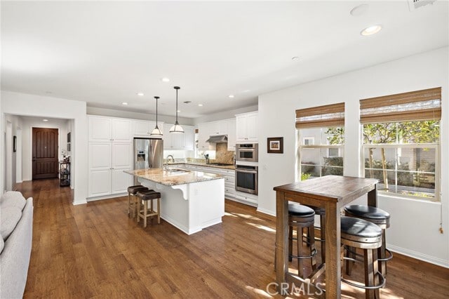 Building Photo - 1 Picaflor