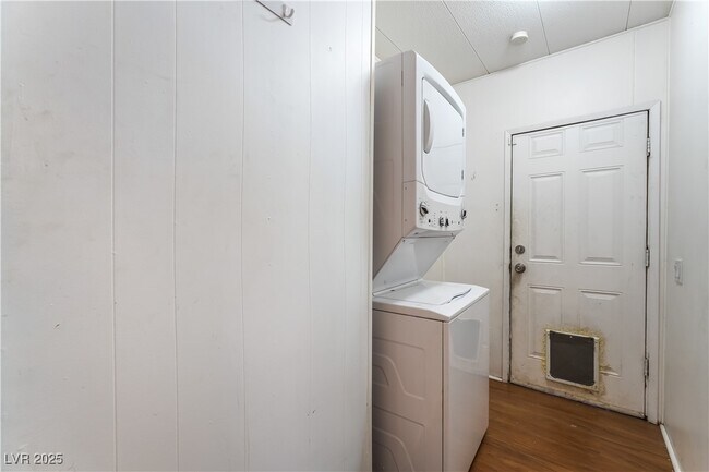 Building Photo - 4790 Fuentes Way