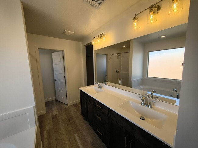 Building Photo - Brand New - 4 Br 2.5 Ba 2 Car Garage - Shaded Patio+++