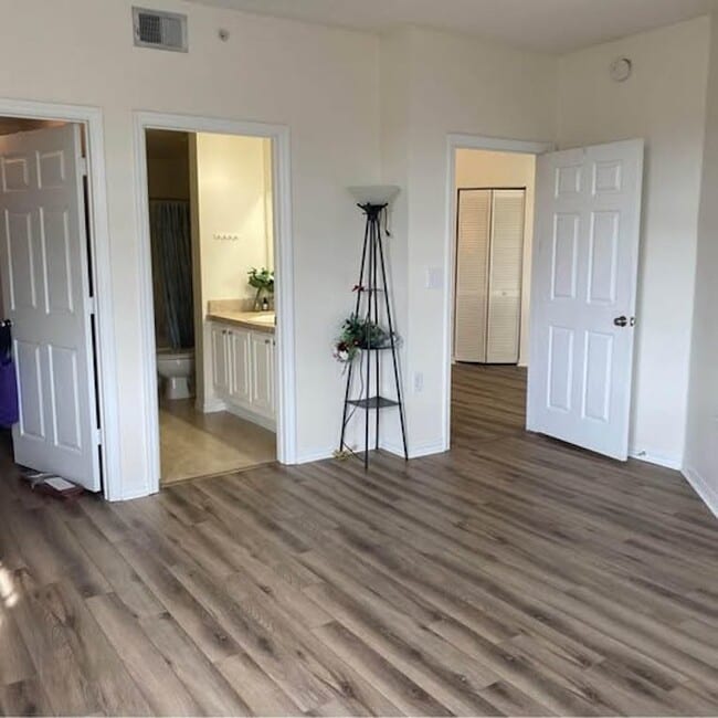 Building Photo - 5601 Bentgrass Dr