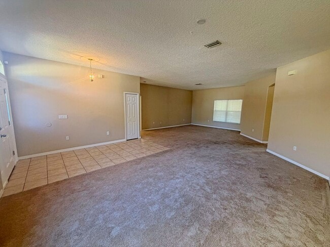 Building Photo - Spacious 3-bedroom, 2-bathroom home offering 2,362 square feet of living space with a desirable o...