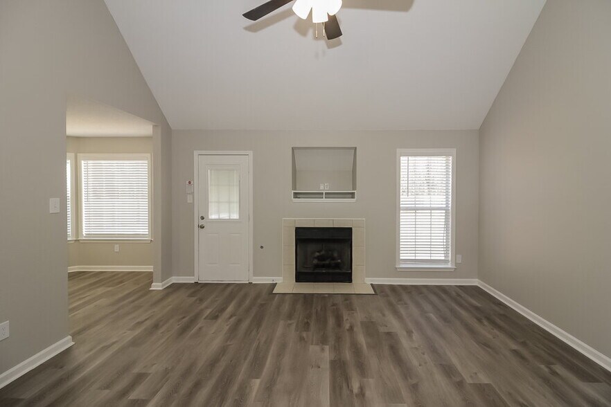 Building Photo - 200 Cameron Dr