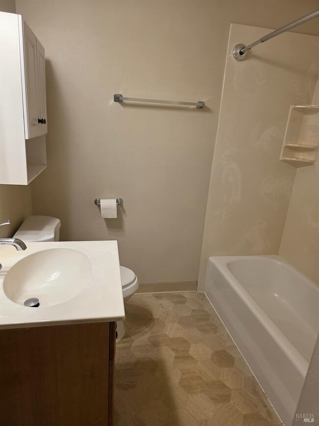 Building Photo - 127 Casswall St